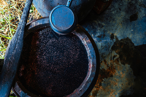 Bioart Natural Dyes, 5 Teknik Pewarnaan Alami yang Bikin Karya Makin Unik